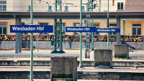 Der ÖPNV soll laut Klimabeirat gestärkt werden Wiesbaden Hauptbahnhof